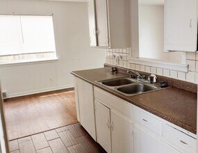 933 W Rulane Dr in Midwest City, OK - Building Photo - Building Photo