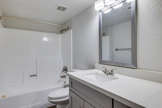 Tela Verde Apartment Homes in Glendale, AZ - Building Photo - Interior Photo