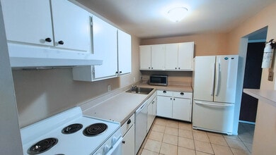 31993 W 12 Mile Rd in Farmington Hills, MI - Building Photo - Building Photo