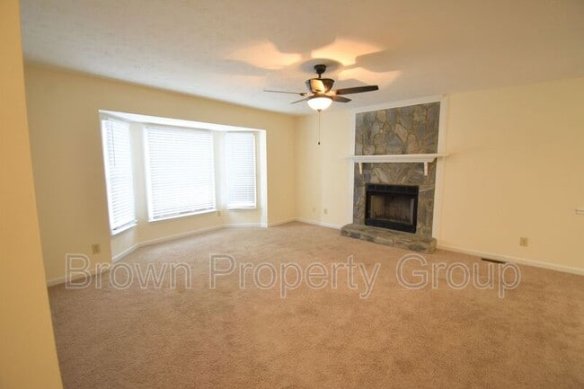 711 Alexwood Dr in Hope Mills, NC - Building Photo - Building Photo