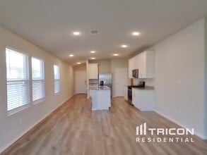 5120 Saddle Clb Dr in Georgetown, TX - Building Photo - Building Photo