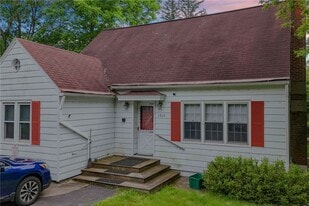1313 E State St in Ithaca, NY - Building Photo