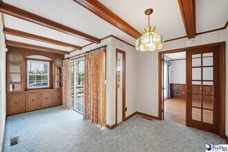 2218 N Douglas St in Florence, SC - Foto de edificio - Building Photo