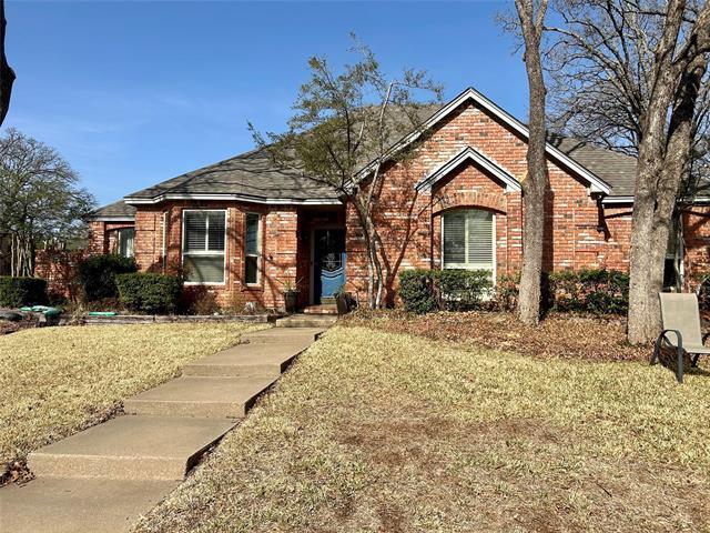 3207 Sand Springs Ct in Arlington, TX - Building Photo