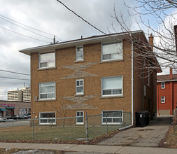 2 Wesley St in Toronto, ON - Building Photo - Building Photo