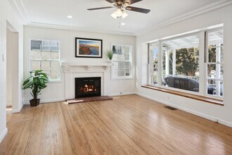 526 Avenue A, Unit Upstairs in Redondo Beach, CA - Building Photo - Building Photo