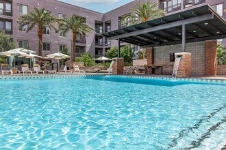 Onyx Uptown PHX in Phoenix, AZ - Foto de edificio - Building Photo