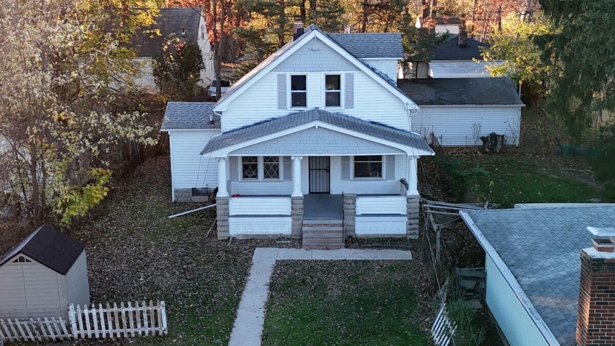 5206 Forest Ave in Maple Heights, OH - Building Photo