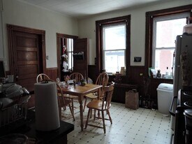 35 Waverly St, Unit 2 in Boston, MA - Building Photo