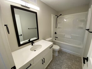19 Regal Ave in Winnipeg, MB - Building Photo - Building Photo