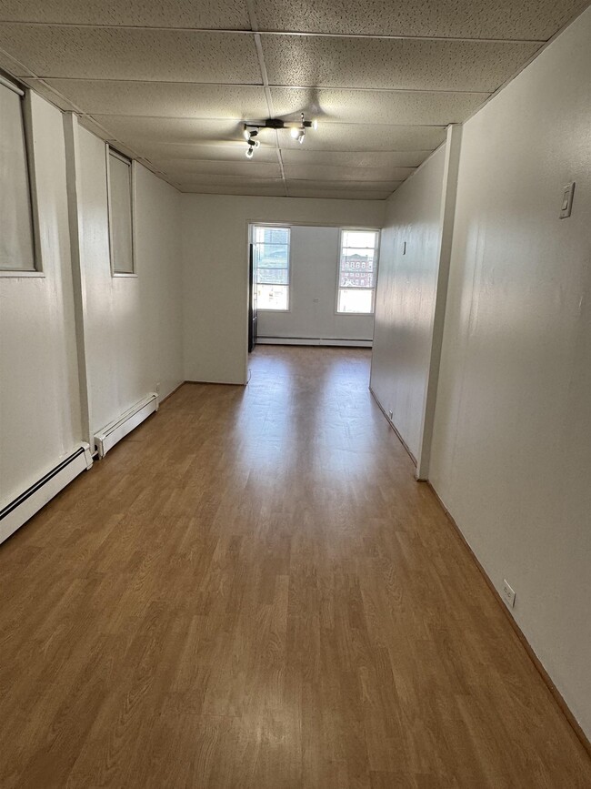 630 Grand St in Hoboken, NJ - Building Photo - Building Photo