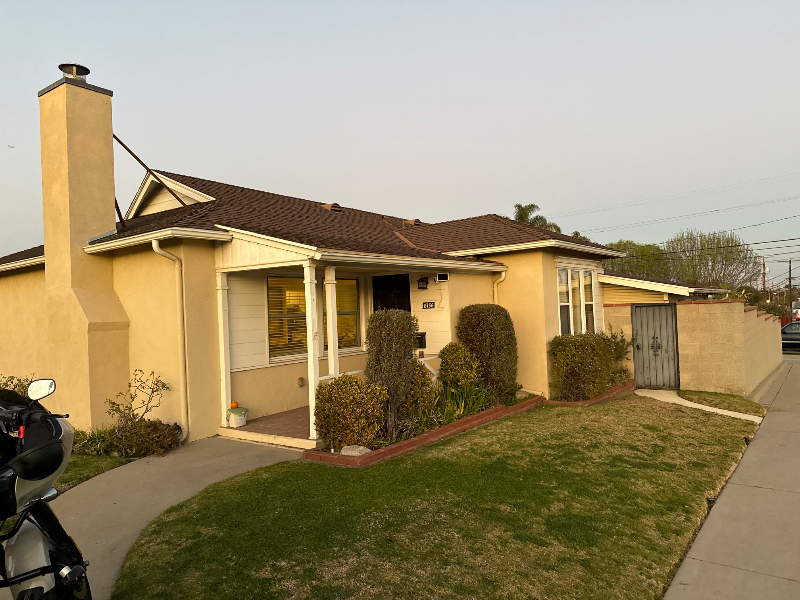 8136 Holy Cross Pl in Westchester, CA - Building Photo