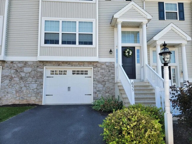 property at 639 Winding Ln