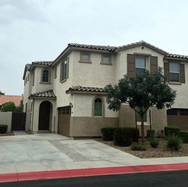 905 S Canal Dr in Chandler, AZ - Building Photo - Building Photo