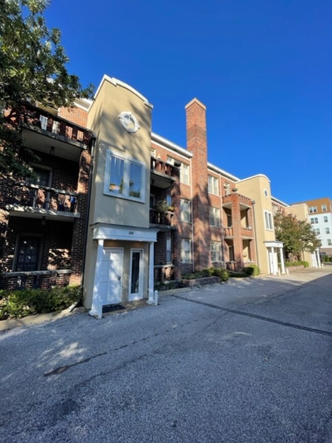 1789 Madison Ave in Memphis, TN - Foto de edificio - Building Photo