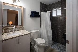 2800 SW 4th St in Miami, FL - Building Photo - Building Photo