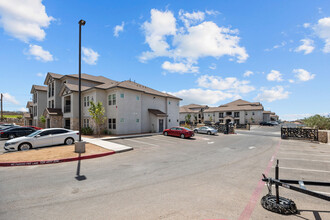 Retreat at Horizon Hills in El Paso, TX - Building Photo - Building Photo