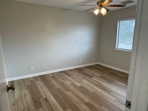 429 S Sunset St, Unit C in Ridgecrest, CA - Building Photo - Building Photo