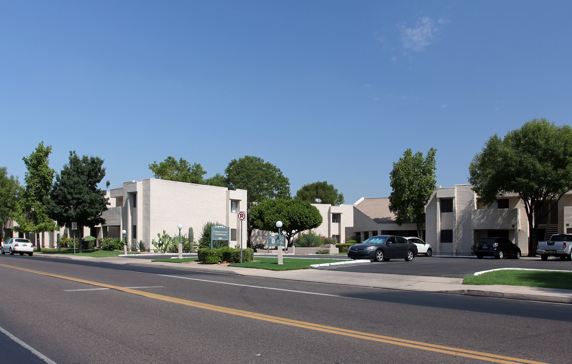 Por Dobson Greens in Mesa, AZ - Foto de edificio