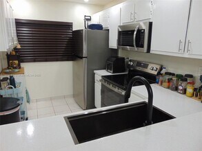 1931 Sabal Palm Dr in Davie, FL - Building Photo - Building Photo