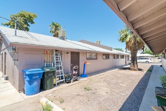 Alicia Apartments in Phoenix, AZ - Foto de edificio - Building Photo