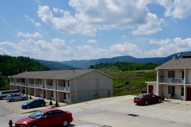 Stoney Creek in Mifflintown, PA - Foto de edificio - Building Photo