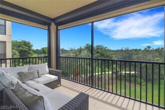 7008 Pelican Bay Blvd in Naples, FL - Building Photo - Building Photo