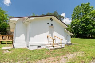 2035 O'Neil Rd in Newport, TN - Building Photo