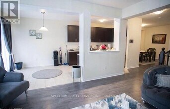 96 Warner Ln in Brantford, ON - Building Photo - Building Photo