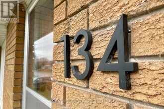 134 Weller Ave in Kingston, ON - Building Photo - Building Photo