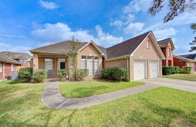 13130 Georgetown Dr in Sugar Land, TX - Building Photo - Building Photo