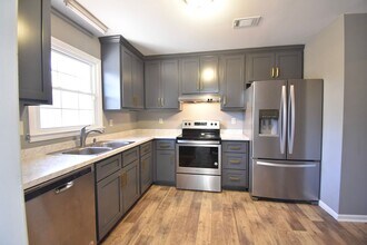 6916 Callahan Cir in Fayetteville, NC - Building Photo - Building Photo