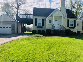 1682 Old Paris Rd in Lexington, KY - Building Photo