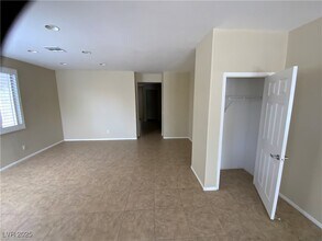 758 Rise Canyon Dr in Henderson, NV - Building Photo - Building Photo