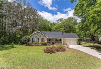 18 Le Moyne Dr in Beaufort, SC - Building Photo - Building Photo