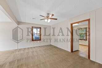 208 W 5th St in Haven, KS - Building Photo - Building Photo