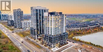 3071 Trafalgar Rd in Oakville, ON - Building Photo