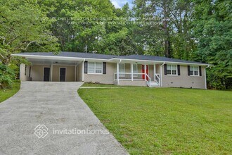 1060 Canterbury Dr in Smyrna, GA - Building Photo - Building Photo