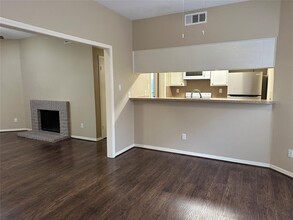 10161 Oakberry St in Houston, TX - Building Photo - Building Photo