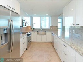 1360 S Ocean Blvd in Pompano Beach, FL - Building Photo - Building Photo