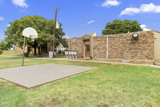 Western Heights Apartments in Olney, TX - Building Photo - Building Photo