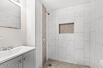 4504 Lincrest Dr S in Jacksonville, FL - Building Photo - Building Photo