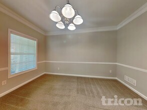 1012 Levista Dr in Locust Grove, GA - Foto de edificio - Building Photo