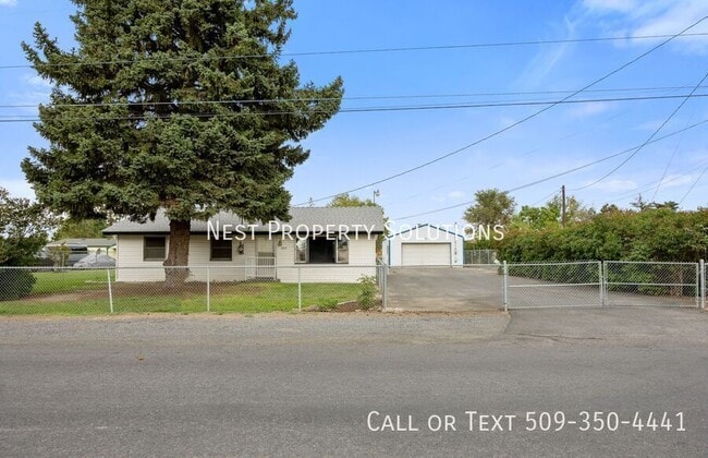 property at 8264 Terminal St NE