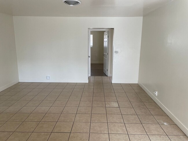 1414 W Vassar Ave in Visalia, CA - Building Photo - Building Photo