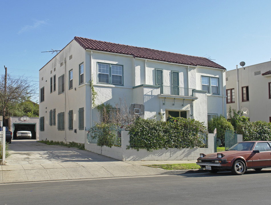 1426 S Bronson Ave in Los Angeles, CA - Foto de edificio