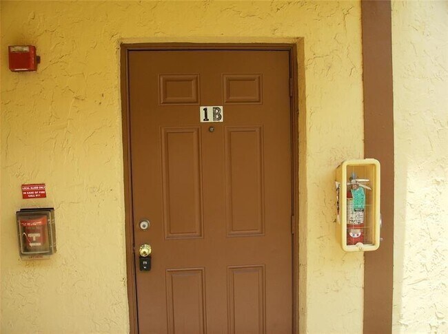 2814 NW 55th Ave in Lauderhill, FL - Building Photo - Building Photo