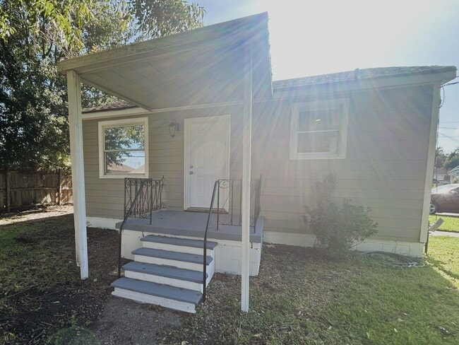 2501 Delille St in Chalmette, LA - Building Photo - Building Photo