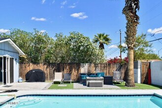 7635 E Verde Ln in Scottsdale, AZ - Building Photo - Building Photo