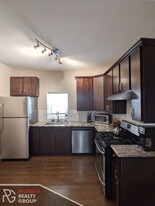 1911 W Addison St, Unit 1 Apartments